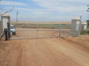 gate installation with gate otor